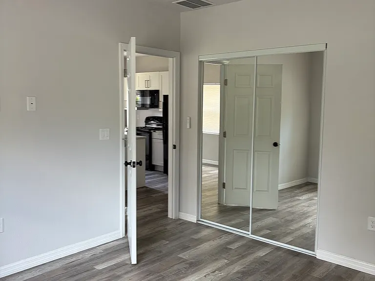 620 Whitehall St — Photo 5