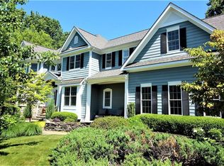 18 Claret Dr, Fairport, NY 14450