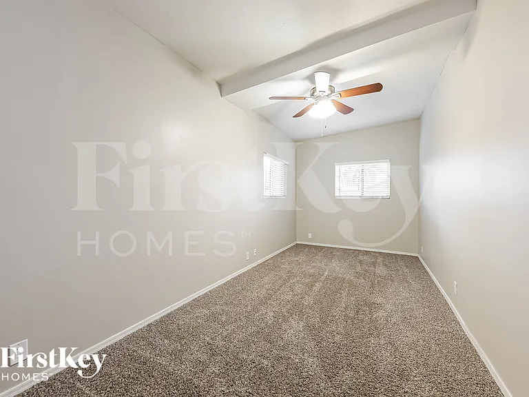 2028 W Schell Dr — Photo 13