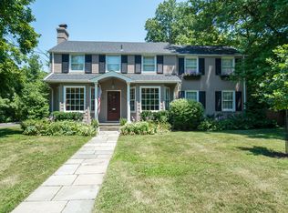 6105 Gloster Rd, Bethesda, MD 20816