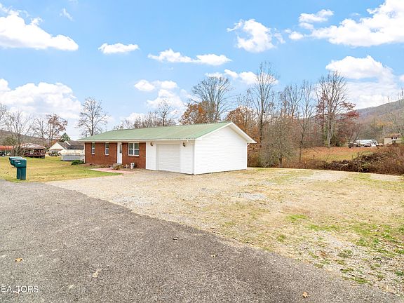 4th image of 139 Gaskin Cir