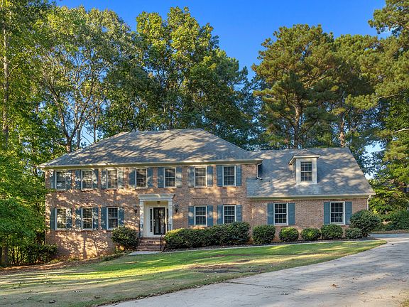 2nd image of 765 Anthony Ct