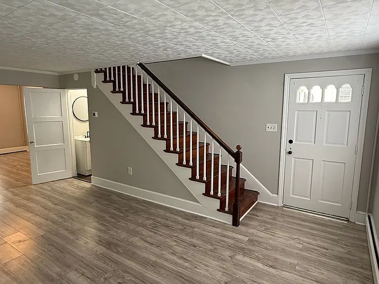 403 S Washington St #5 — Photo 3