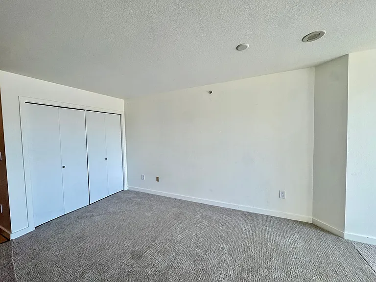 1100 106th Ave NE #209 — Photo 6