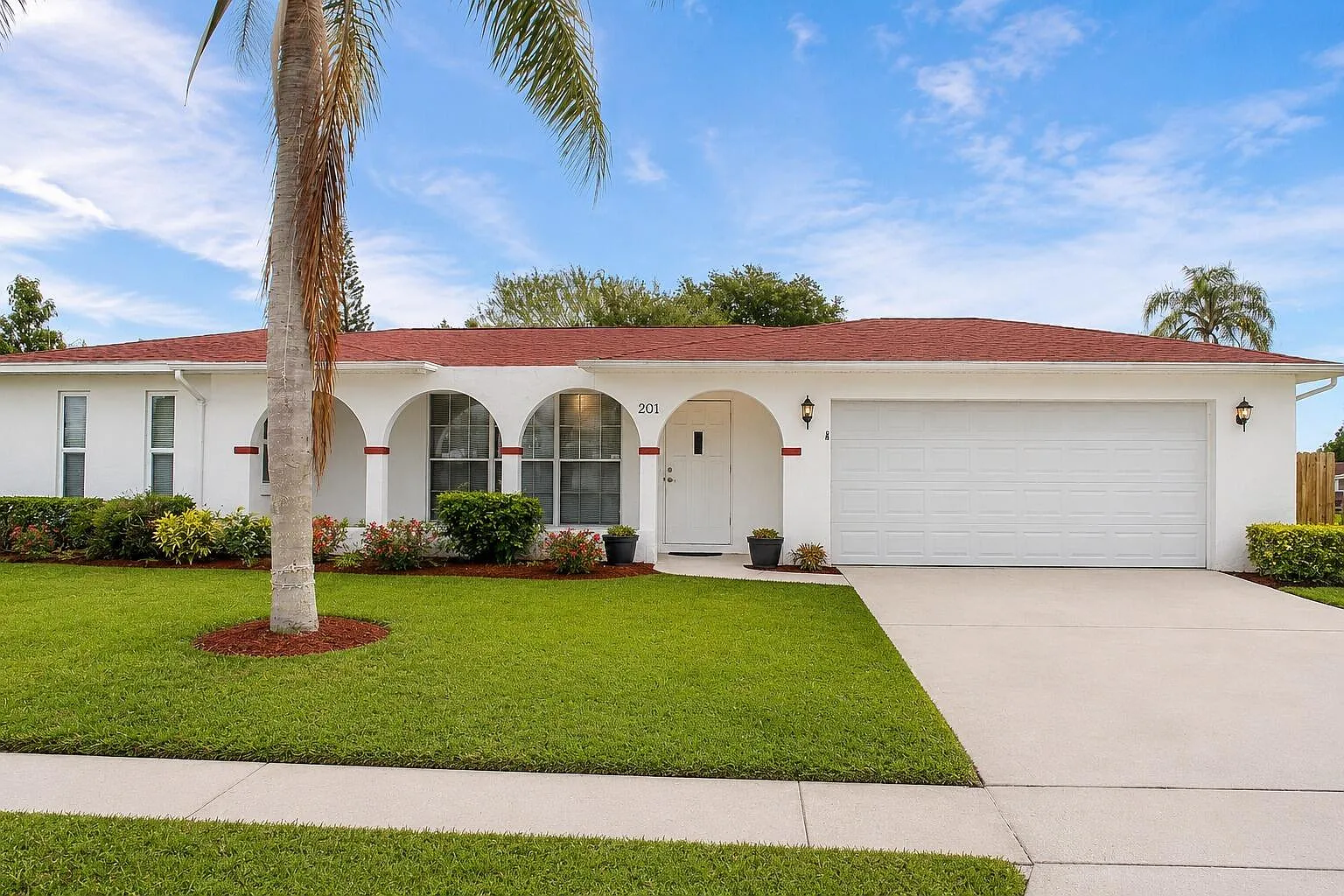 2 bed, 2.0 bath, 1389 sqft, $2,350 — Photo 3