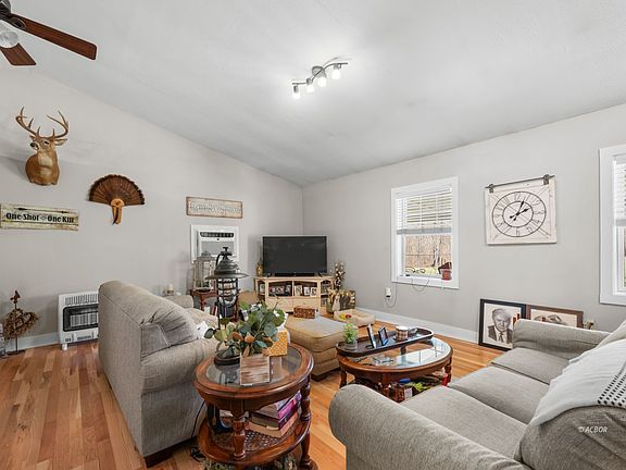 5th image of 446 Shaffer School Rd