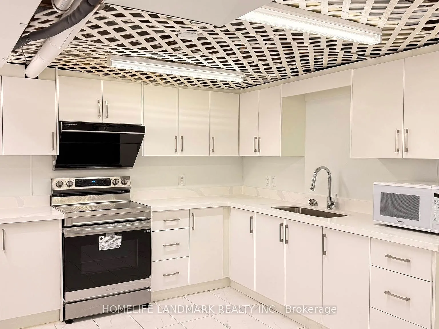 4 bed, $3,200 — Photo 2