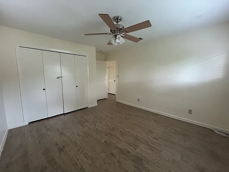 17 Ebony Ave — Photo 9
