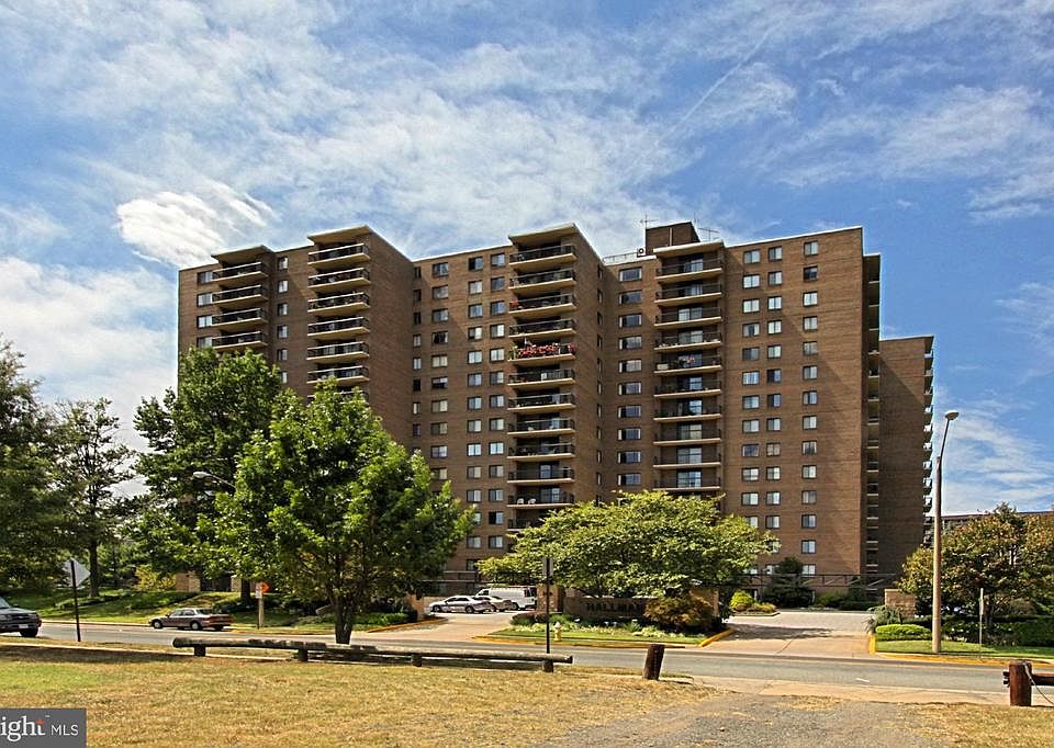 1st image of 200 N Pickett St APT 607