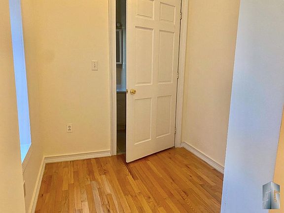 3rd image of 568 Pacific St APT 1G
