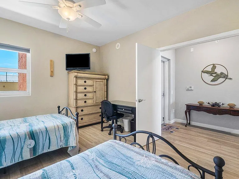 2640 Lake Shore Dr #711 — Photo 30