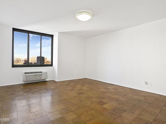 3rd image of 115 E 87th St APT 19B