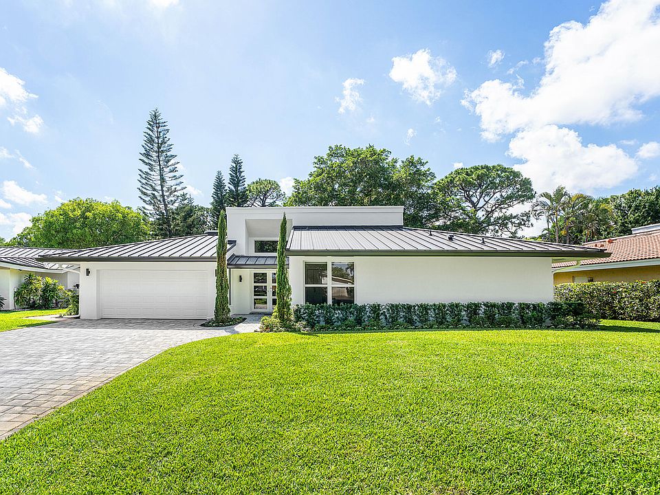 1st image of 654 W Lakewoode Circle