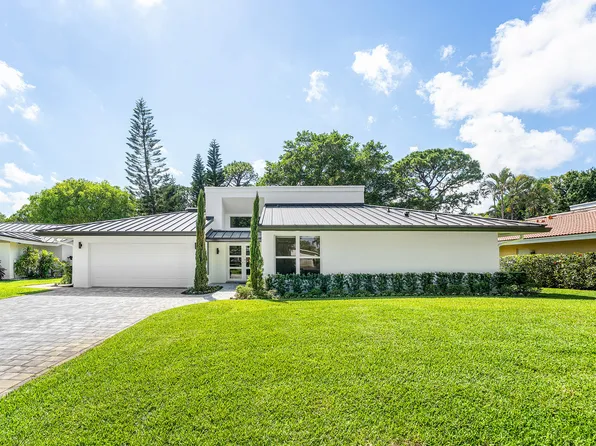 654 W Lakewoode Cir, Delray Beach, FL 33445