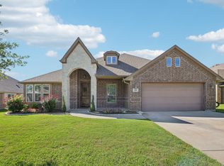 808 Brandt St, Grandview, TX 76050