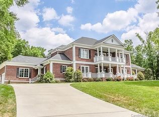 4825 Parview Dr, Charlotte, NC 28226
