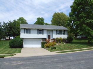 6003 W Ridgecrest Cir, Peoria, IL 61615