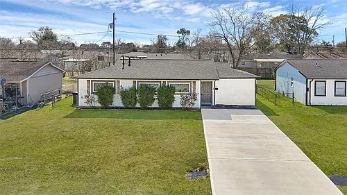 2126 Hillshire Dr Photo 1