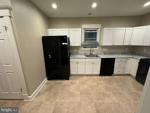 5th image of 400 Shady Nook Ave