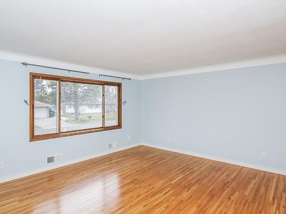 3rd image of 2178 Bossard Dr