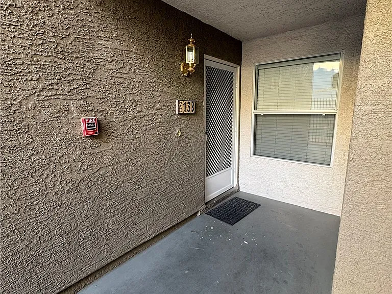 701 Capri Dr #13B — Photo 2