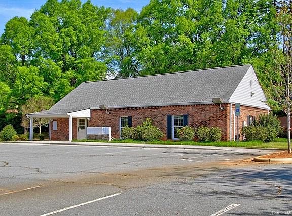 3rd image of 200 Statesville Blvd
