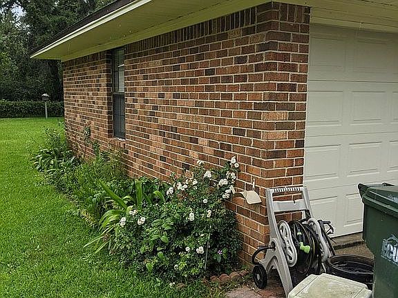 2nd image of 1419 Woodfield Dr