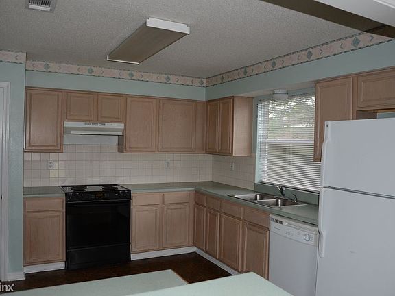 4th image of 15128 Loveless Dr