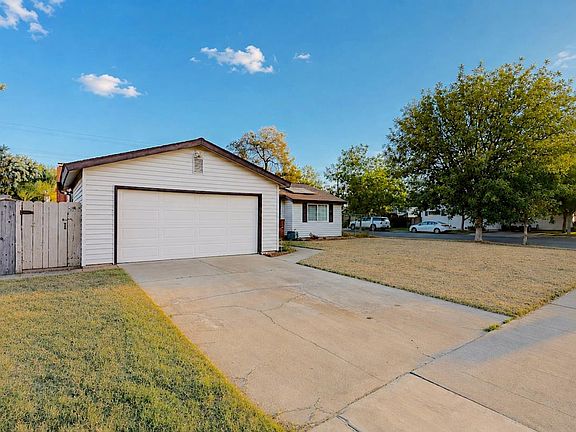 2nd image of 1405 Tamarack Ave