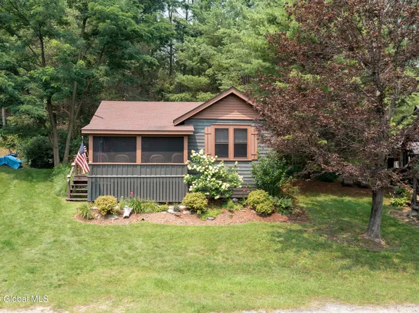 15 Lakeshore Hills Drive, Hague, NY 12836