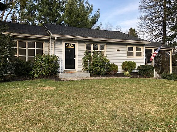 3rd image of 228 Carbon St