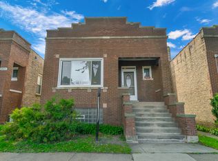 2424 Elmwood Ave, Berwyn, IL 60402