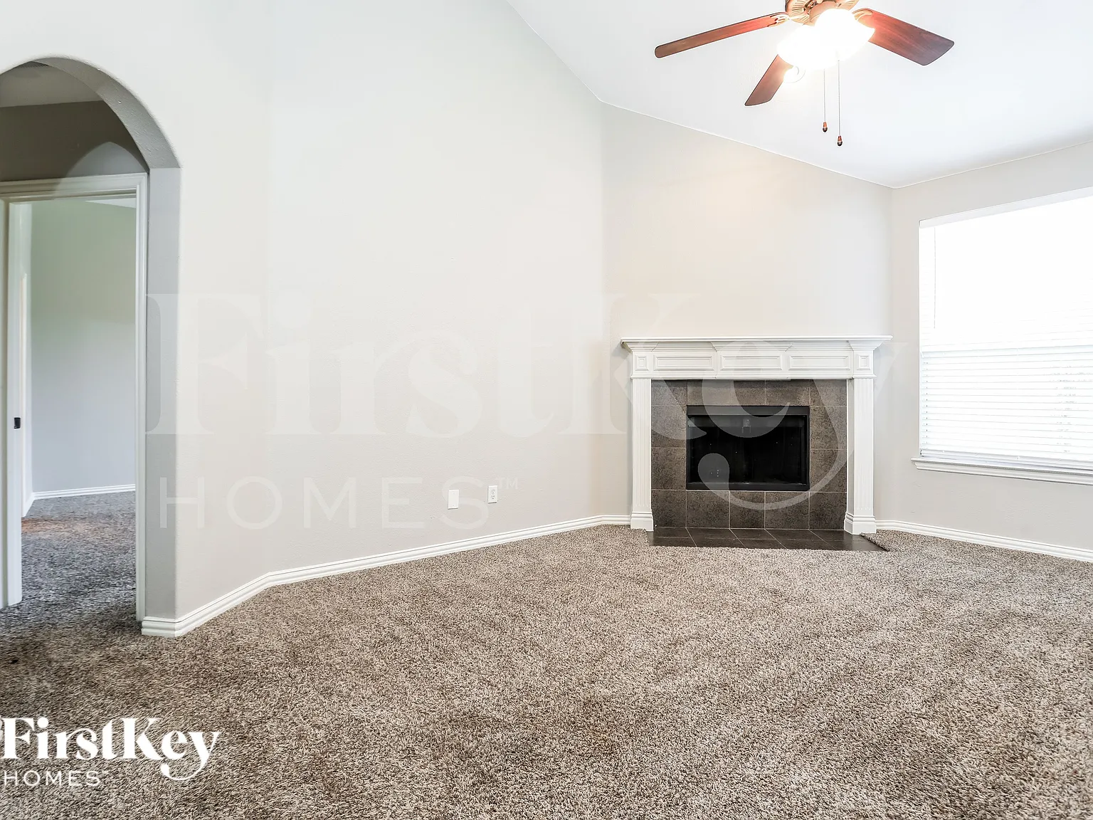 4 bed, 2.5 bath, 2846 sqft, $3,140 — Photo 2