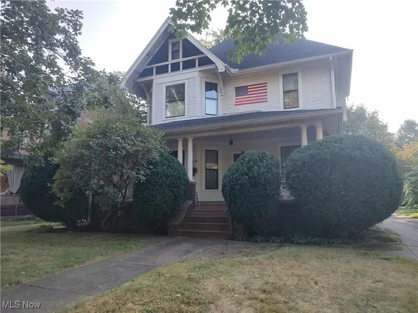 359 S 4th St, Coshocton, OH 43812