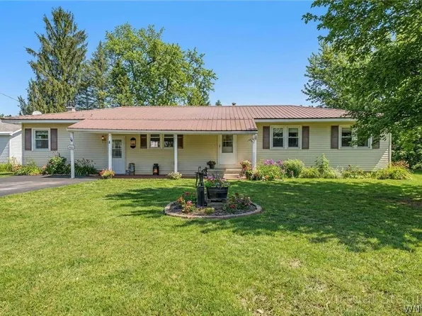 14 1st Ave, Delevan, NY 14042