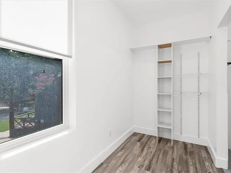 1871 Dyer Cir — Photo 42