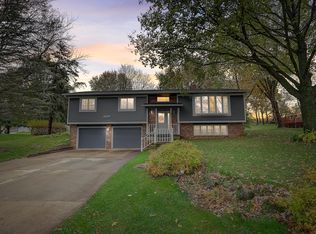 609 Hanks Hollow Trl, Deforest, WI 53532