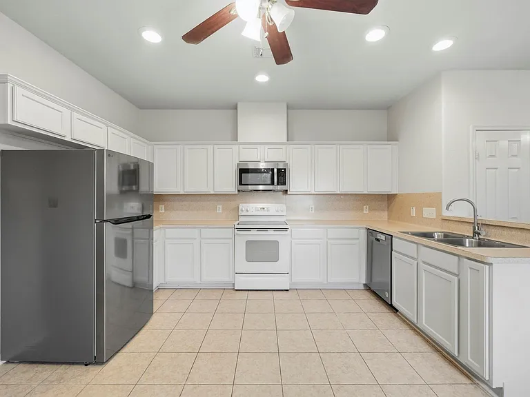3039 Orange St — Photo 11