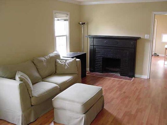 2nd image of 5916 N Crittenden Ave