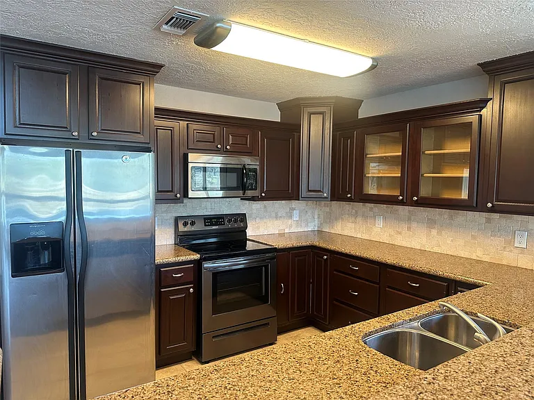 20527 Rio Villa Dr — Photo 11