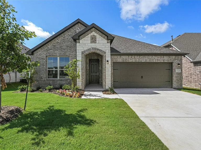 1515 Bridlepath Trl — Photo 2