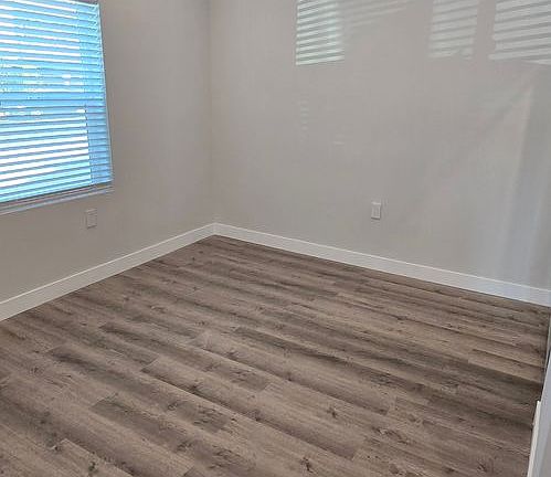 4th image of 1462 S Shenandoah St #8