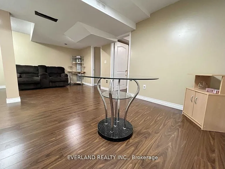 78 Eastvale Dr #BASEMENT — Photo 3