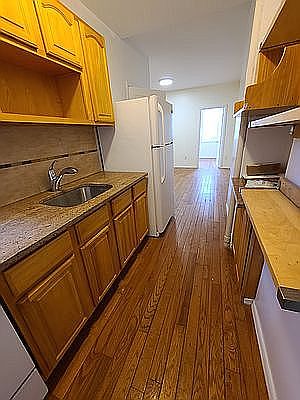 3rd image of 264 E 2nd St #G4