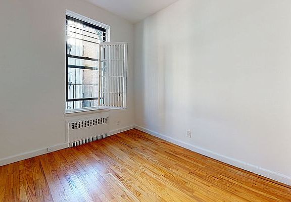 4th image of 233 E 81st St APT 4C