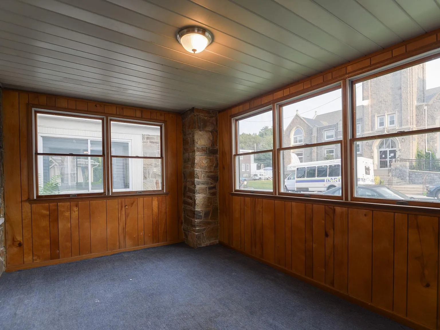 3 bed, 1875 sqft, $2,000 — Photo 2