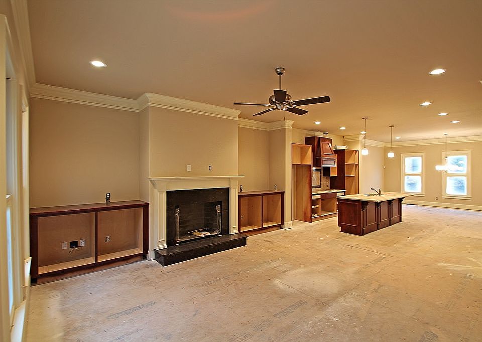 1st image of 3126 Chestnut Woods Dr