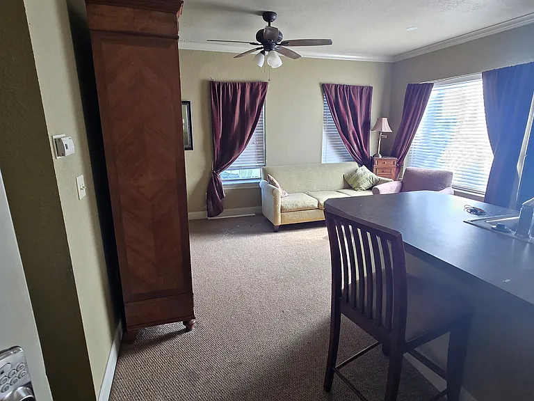 631 S Peoria Ave #6 — Photo 3
