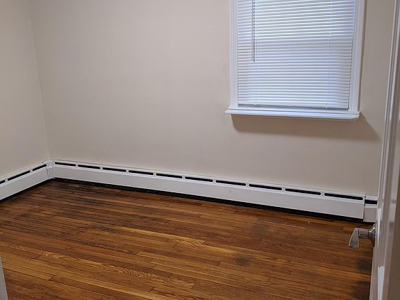 2nd image of 10 Maplewood Rd