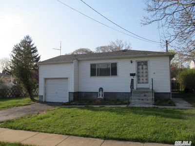 311 E Hoffman Ave, Lindenhurst, NY, 11757